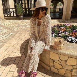 BLOGGERS FAV ZARA LIMITED EDITION EMBROIDERED KIMONO